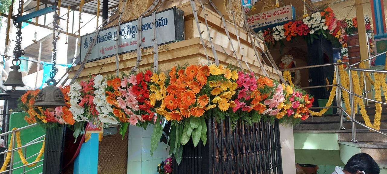 Kshipra Ganapati shrine with devotees