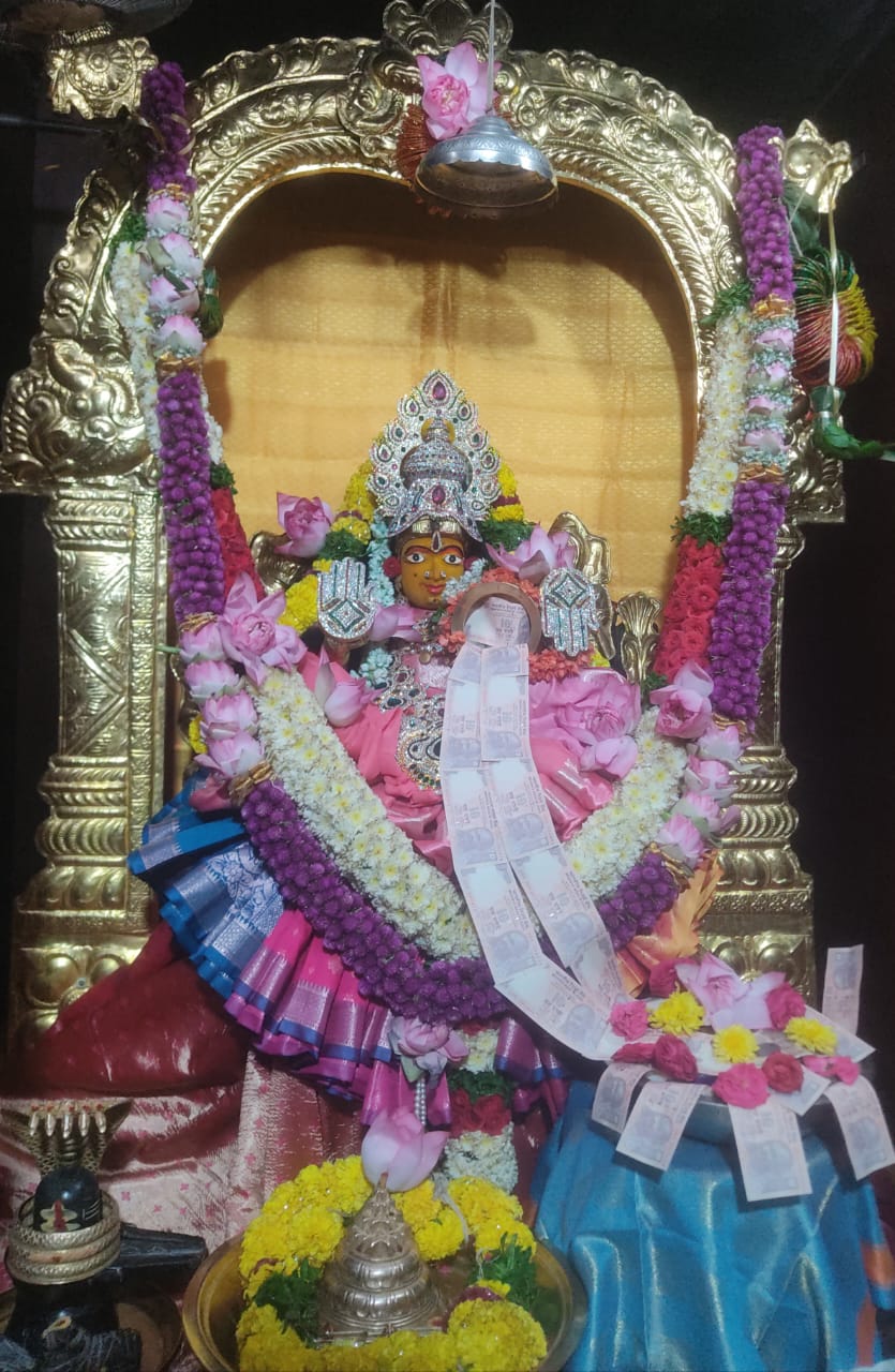 Sai Baba sanctum wide view